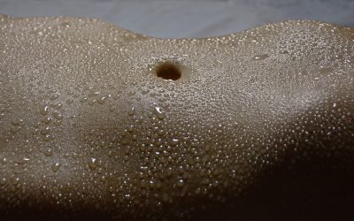 Sueurs nocturnes : les 6 causes principales et quand s’inquiéter