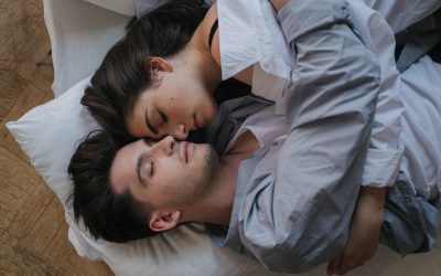 Couple : Améliorez votre sommeil avec la méthode méthode de sommeil scandinave