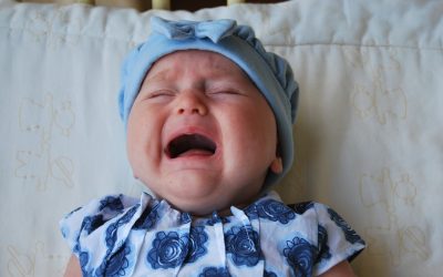 Pouquoi mon bébé pleure pendant son sommeil